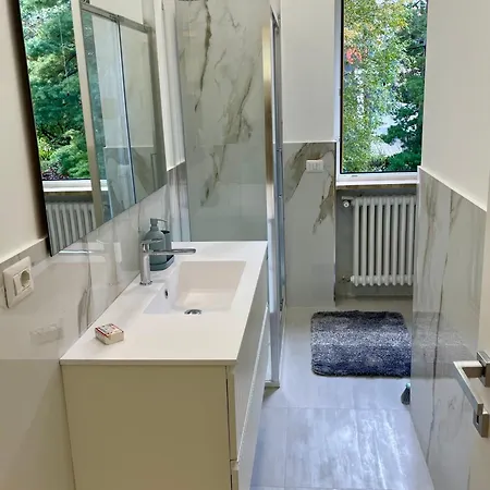 Apartamento Luxury 1 Bedroom Apartment, Close To San Siro, Fiera And 10 Min Metro To Duomo Milão