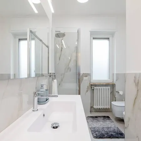 Luxury 1 Bedroom Apartment, Close To San Siro, Fiera And 10 Min Metro To Duomo * Milan