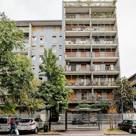 Luxury 1 Bedroom Apartment, Close To San Siro, Fiera And 10 Min Metro To Duomo Apartment *