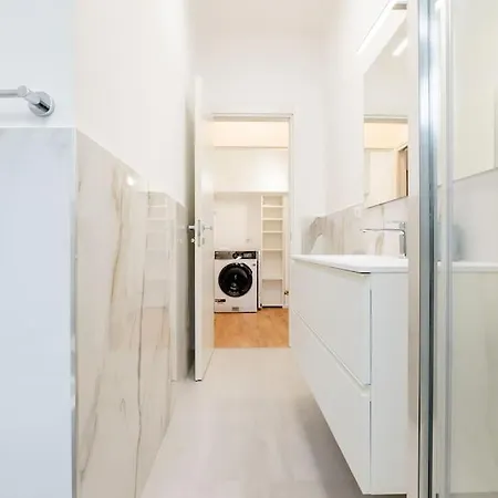 Luxury 1 Bedroom Apartment, Close To San Siro, Fiera And 10 Min Metro To Duomo Apartment